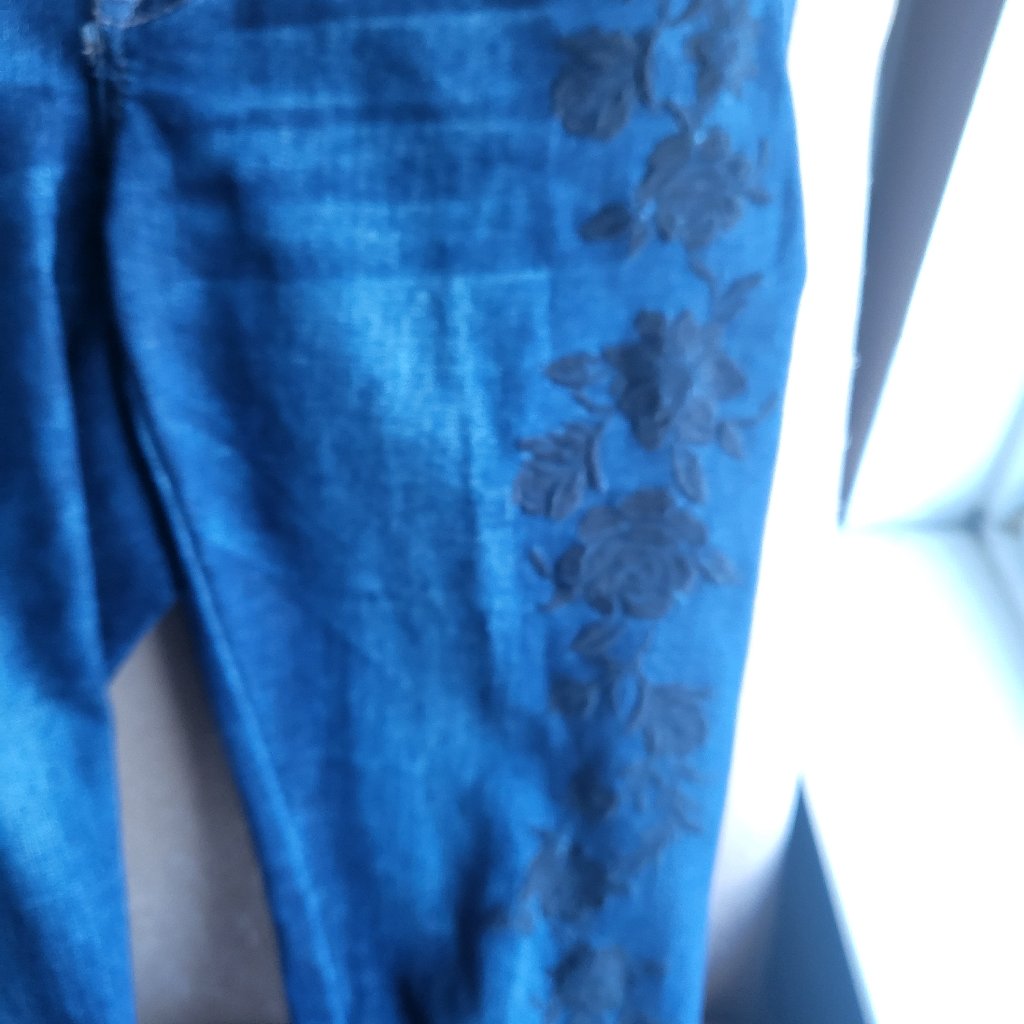 Democracy Floral Embroidery Seamless Ankle Skimmer Blue Jeans